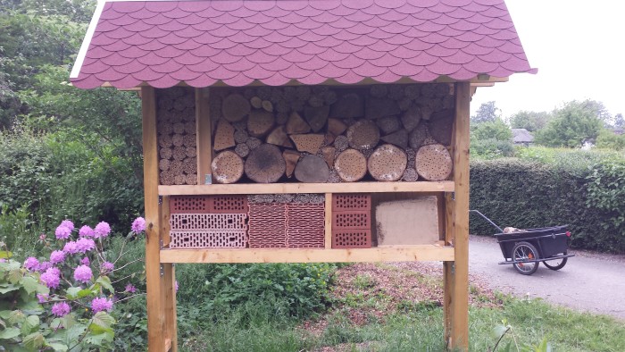 Wir bauen ein Insektenhotel