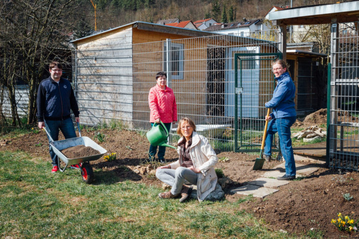 fleißige Gärtnerinnen und Gärtner am Werk