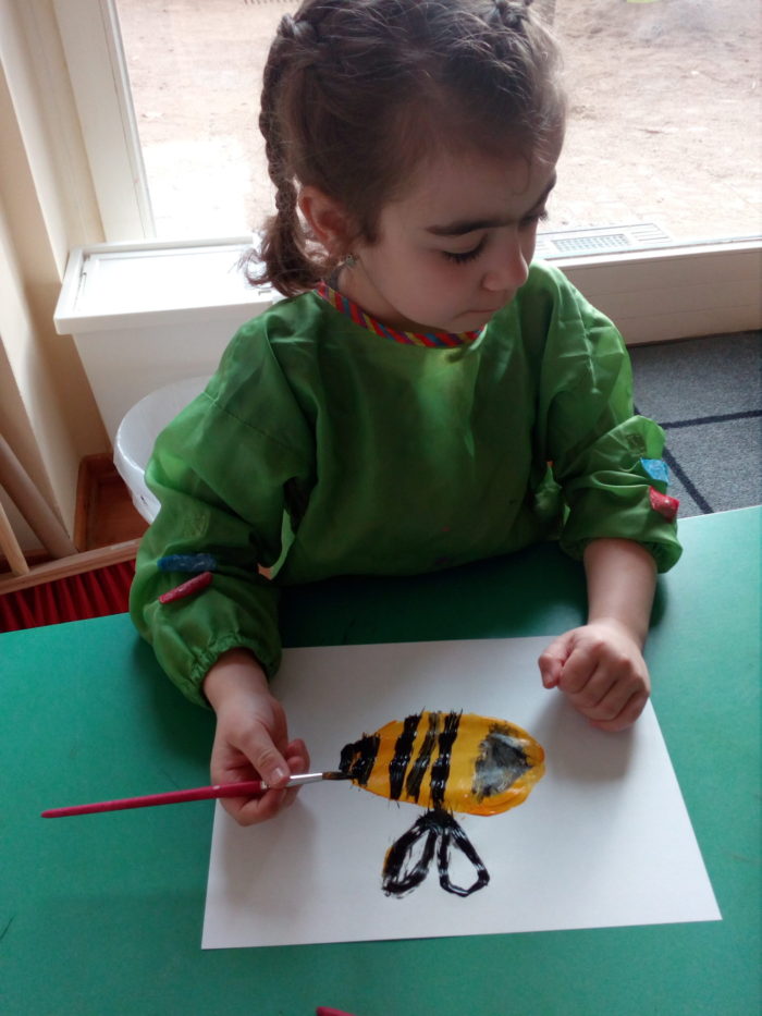 Wildbienen malen….gar nicht so einfach.